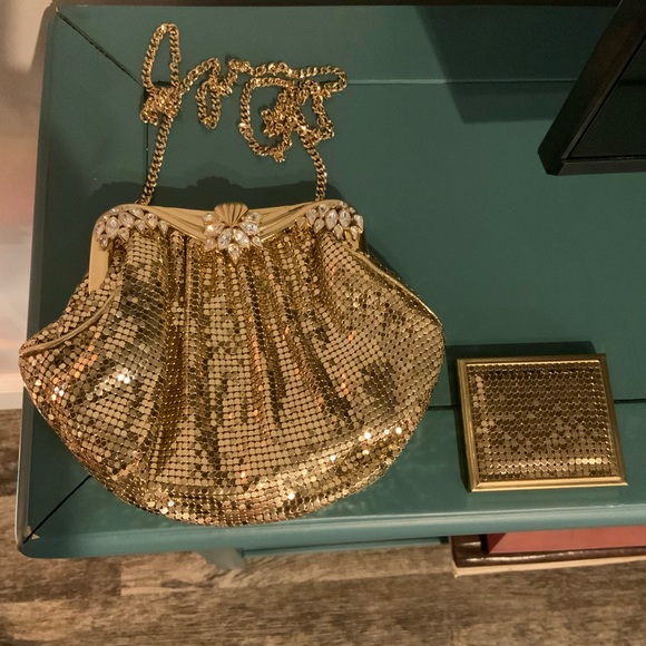 Whiting and Davis Gold Mesh evening bag with Mirror Compact Vintage Unique - Picture 3 of 7
